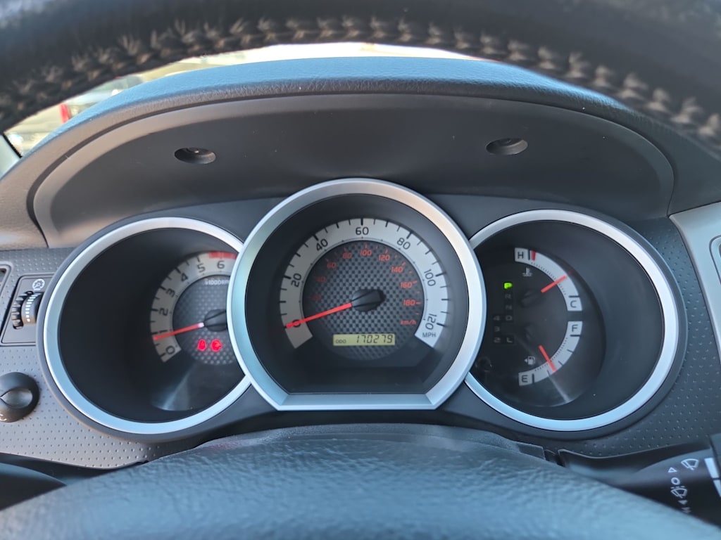 Thumbnail: 2011 Toyota Tacoma - 14
