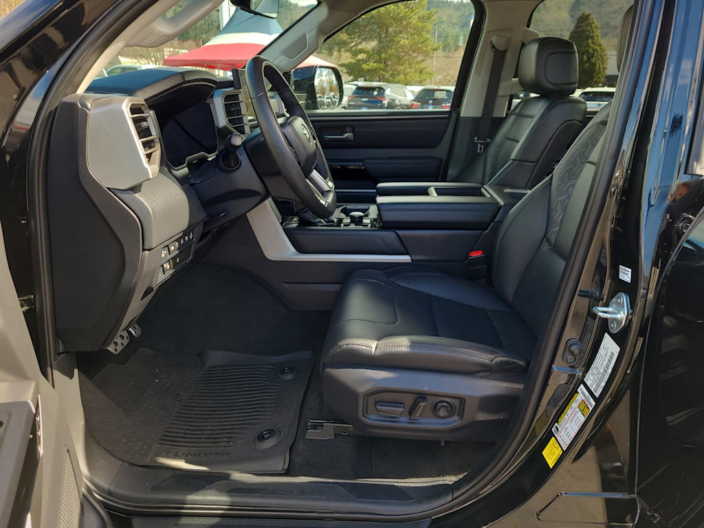 Thumbnail: 2024 Toyota Tundra - 10