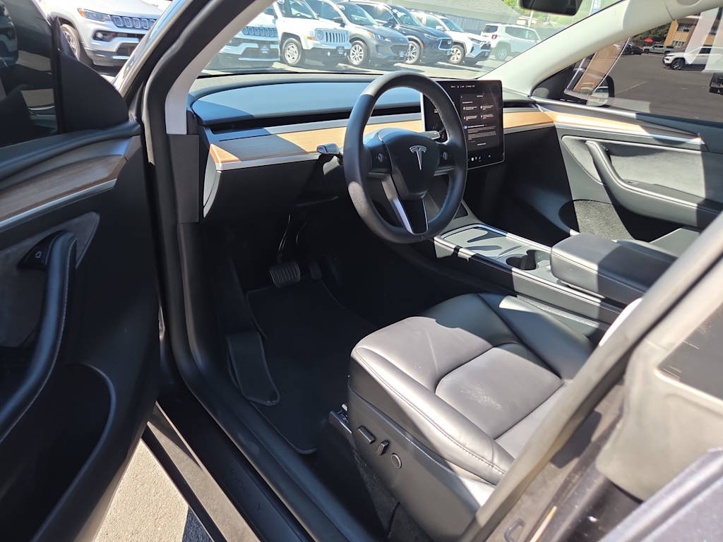 Thumbnail: 2024 Tesla Model Y - 2