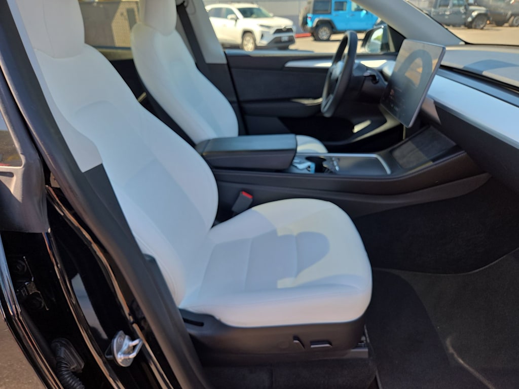 Thumbnail: 2023 Tesla Model Y - 10