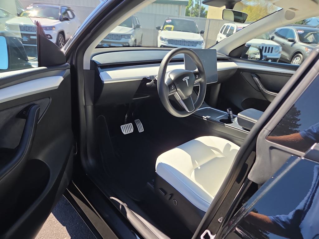 Thumbnail: 2023 Tesla Model Y - 2