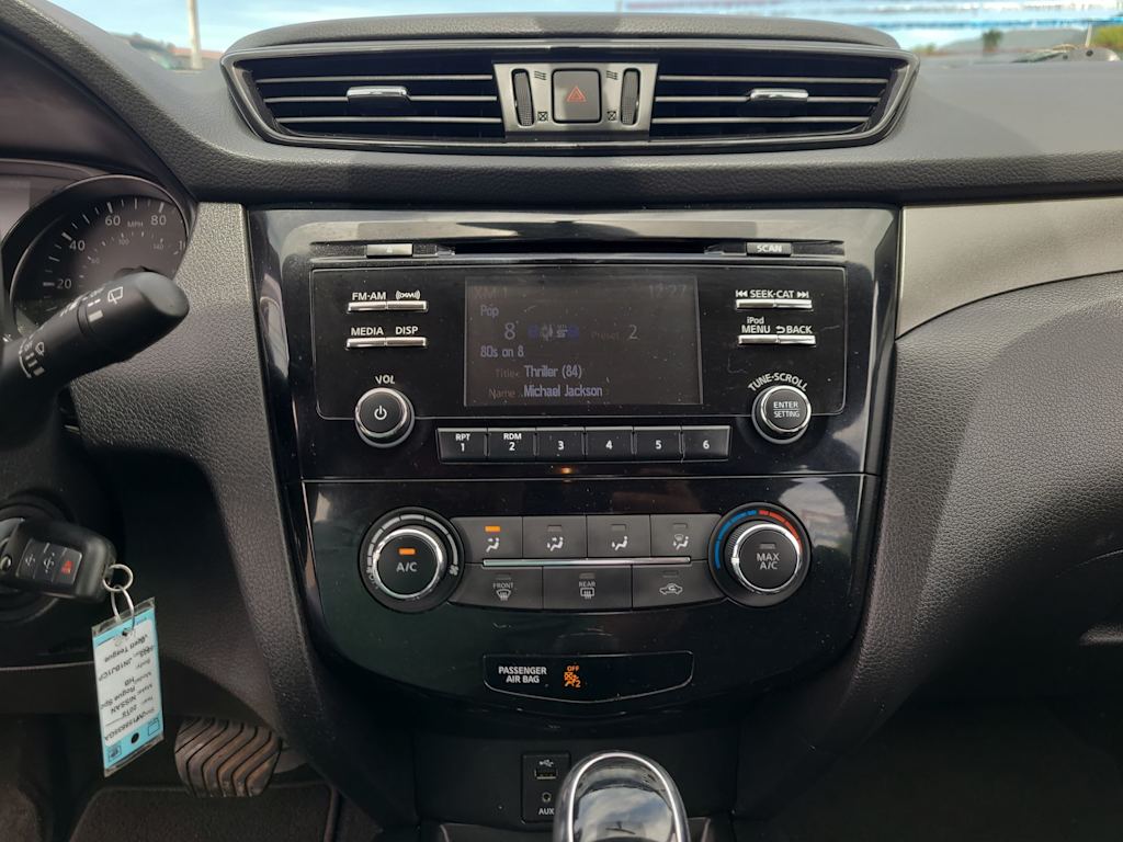 2018 Nissan Rogue Sport S 14