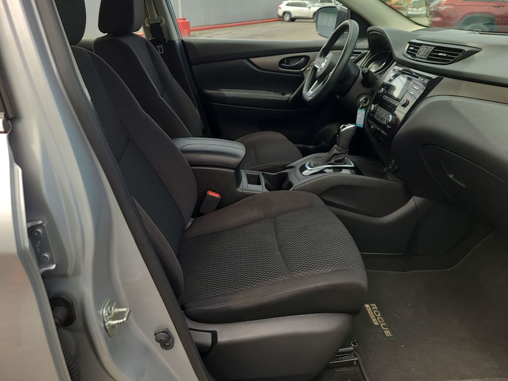 2018 Nissan Rogue Sport S 12