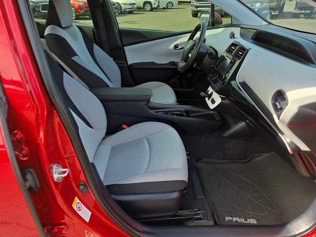 Thumbnail: 2016 Toyota Prius - 11