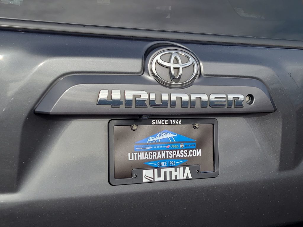 Thumbnail: 2019 Toyota 4Runner - 17