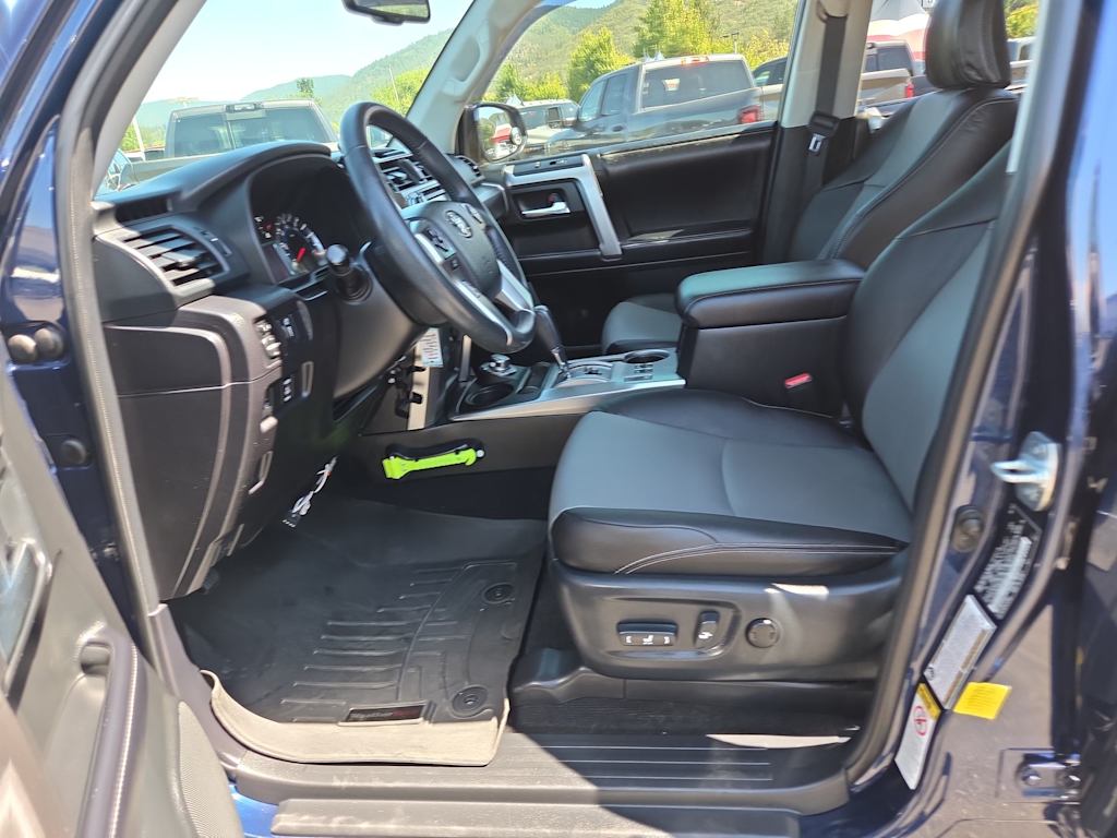 Thumbnail: 2016 Toyota 4Runner - 10