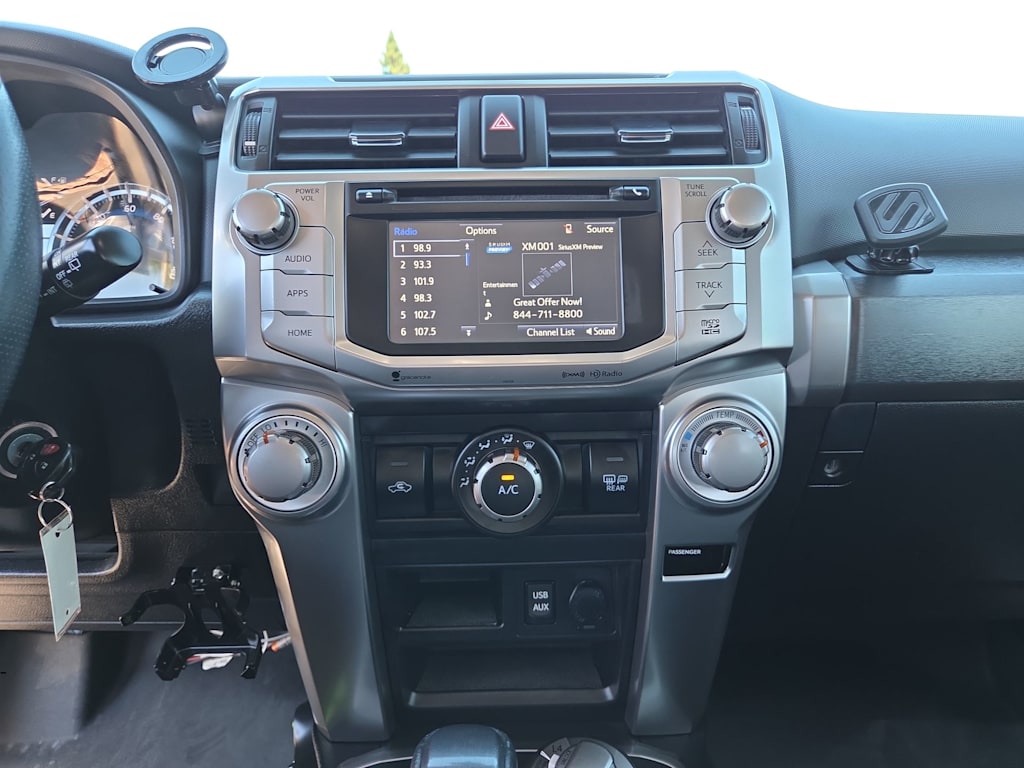 Thumbnail: 2016 Toyota 4Runner - 13