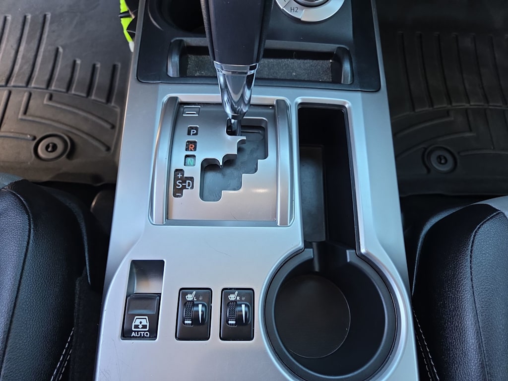 Thumbnail: 2016 Toyota 4Runner - 14