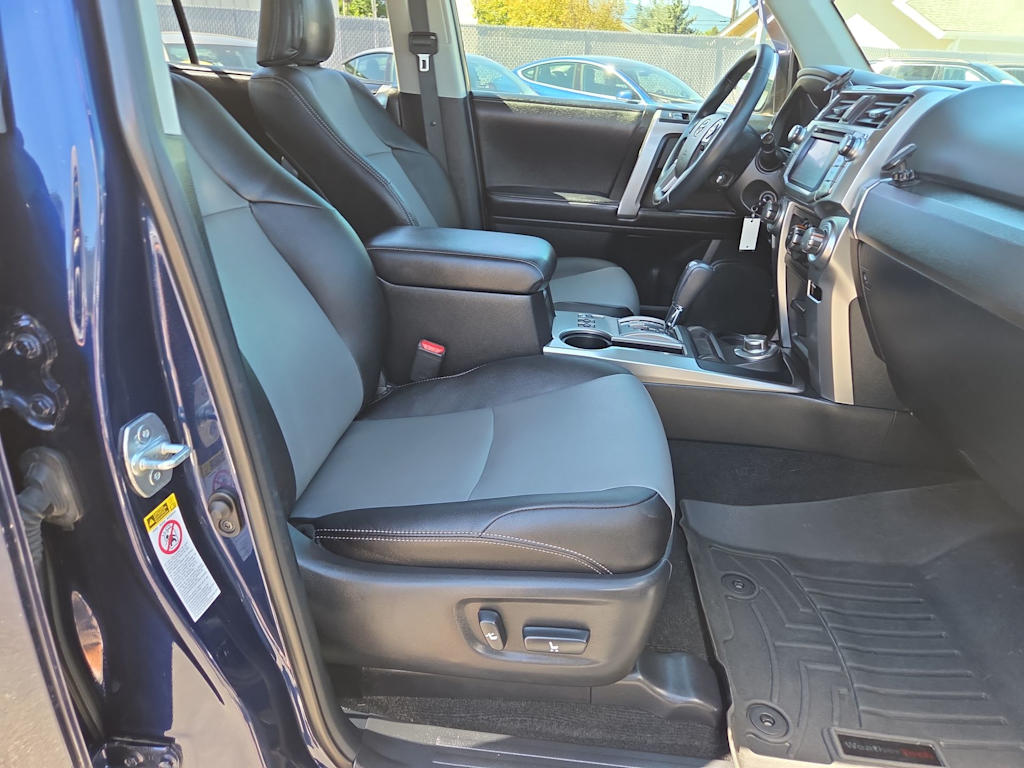 Thumbnail: 2016 Toyota 4Runner - 11