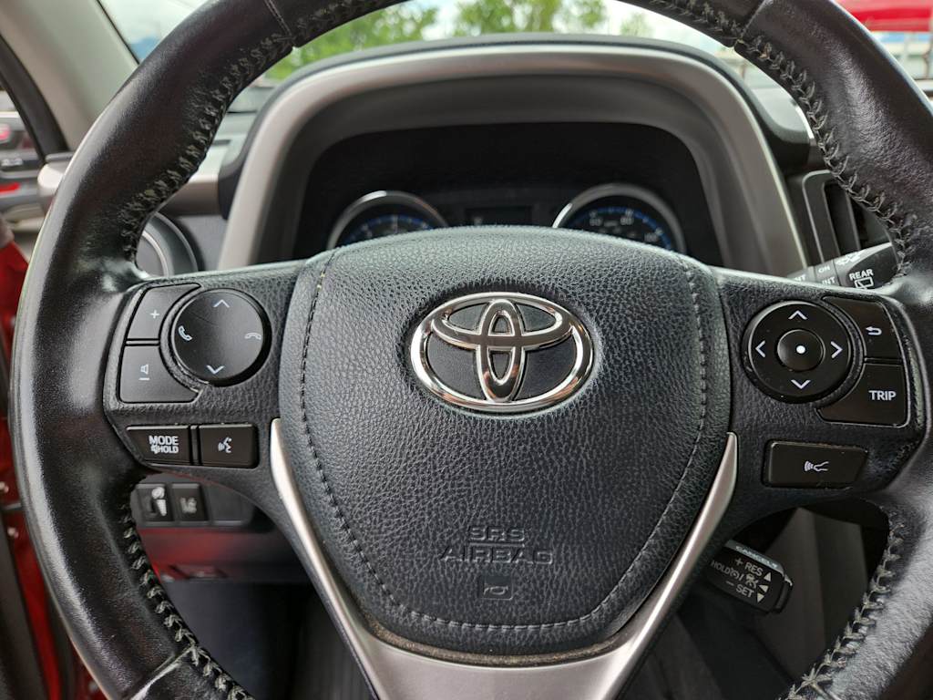 Thumbnail: 2017 Toyota RAV4 - 29