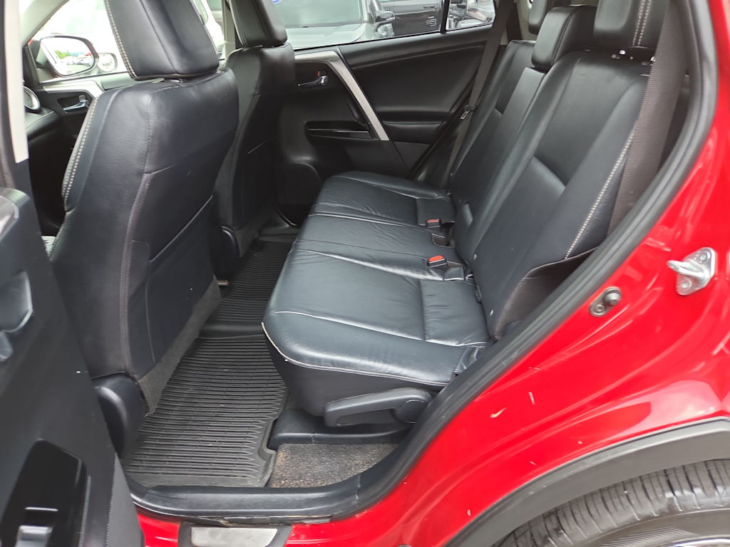 Thumbnail: 2017 Toyota RAV4 - 28