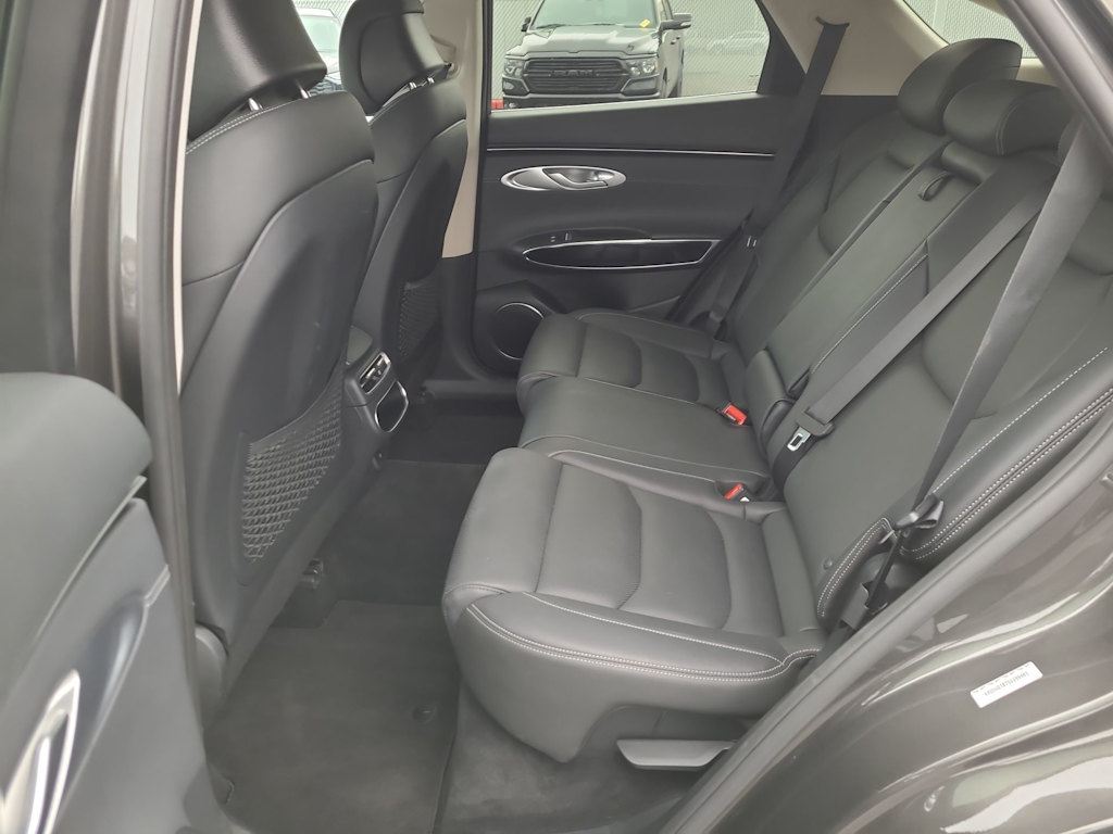 Thumbnail: 2025 Genesis GV70 - 27