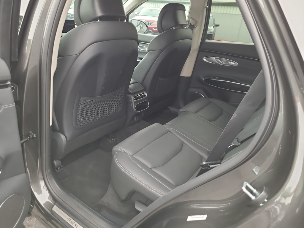 Thumbnail: 2025 Genesis GV70 - 13