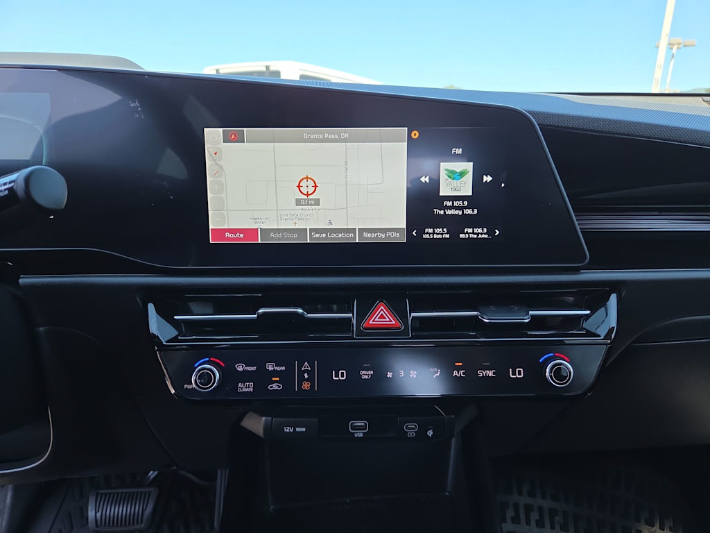 Thumbnail: 2023 Kia Niro - 15