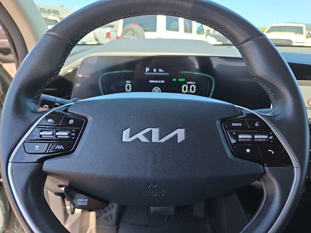 Thumbnail: 2023 Kia Niro - 14
