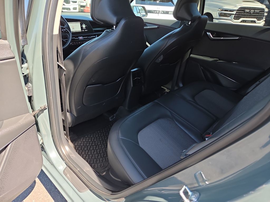 Thumbnail: 2023 Kia Niro - 13