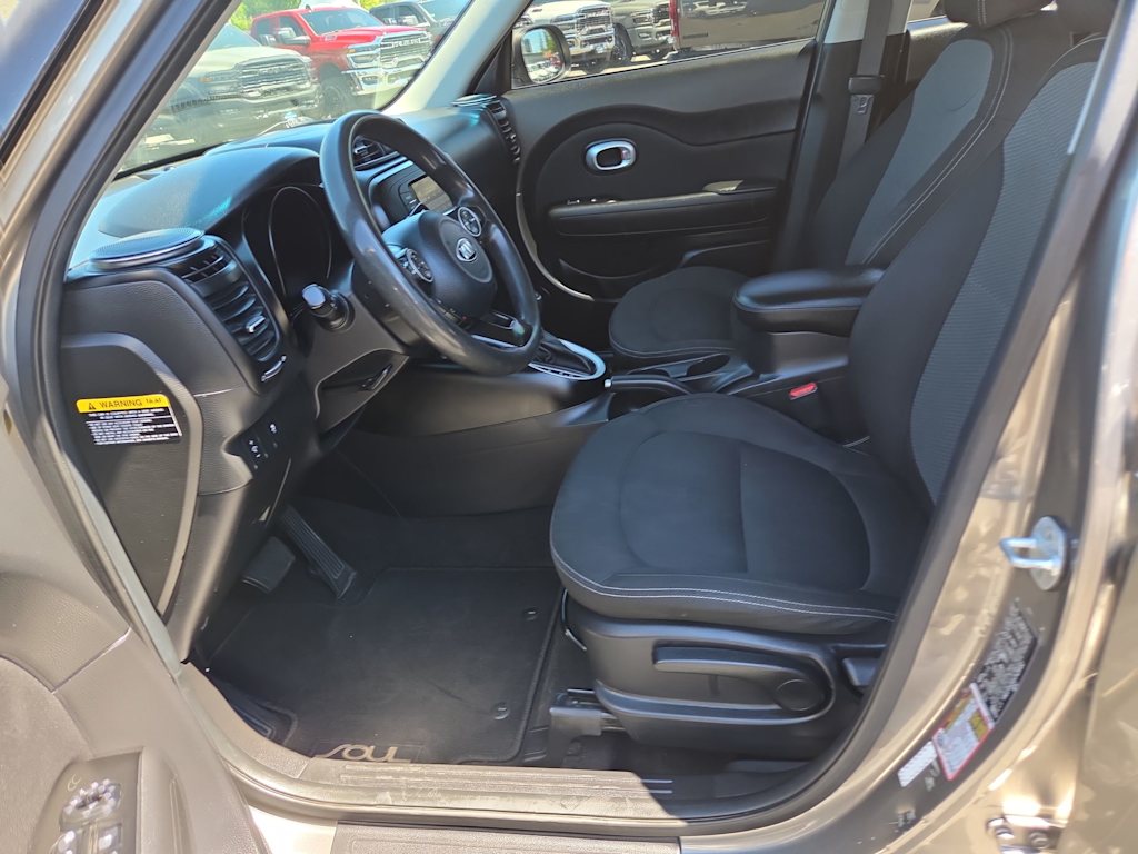 Thumbnail: 2017 Kia Soul - 11