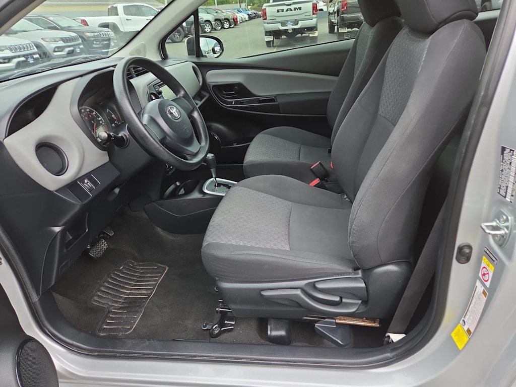Thumbnail: 2016 Toyota Yaris - 11