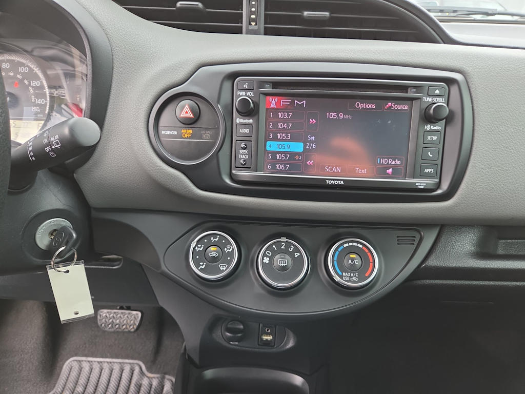 Thumbnail: 2016 Toyota Yaris - 14