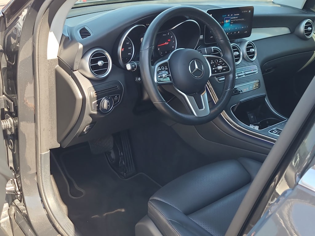 Thumbnail: 2021 Mercedes-Benz GLC - 2