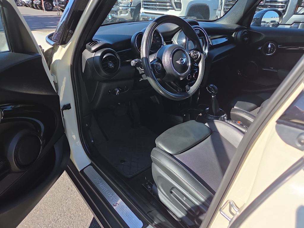 Thumbnail: 2017 MINI Cooper - 2