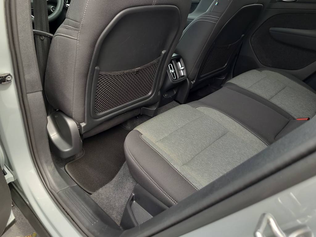 2024 Volvo XC40 B5 Core 13