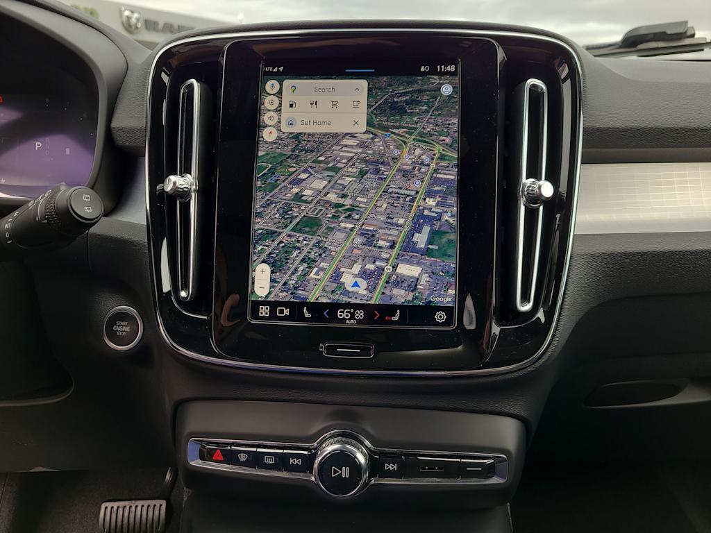 2024 Volvo XC40 B5 Core 14