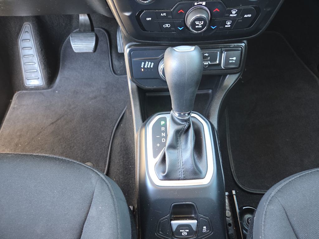 Thumbnail: 2020 Jeep Renegade - 16
