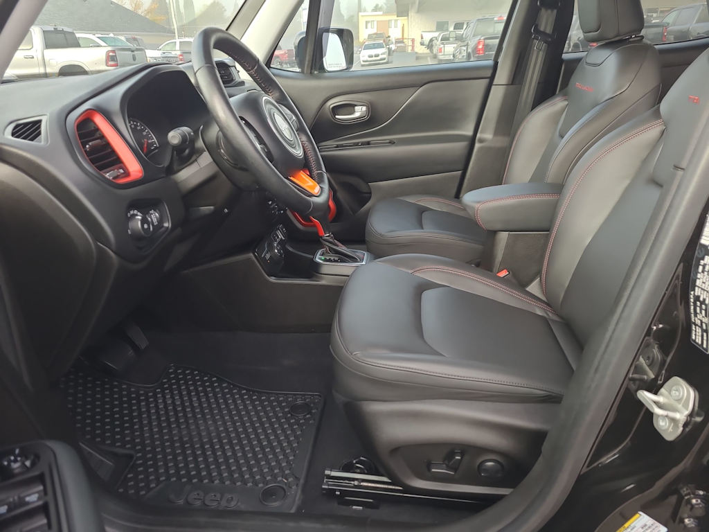 Thumbnail: 2023 Jeep Renegade - 11