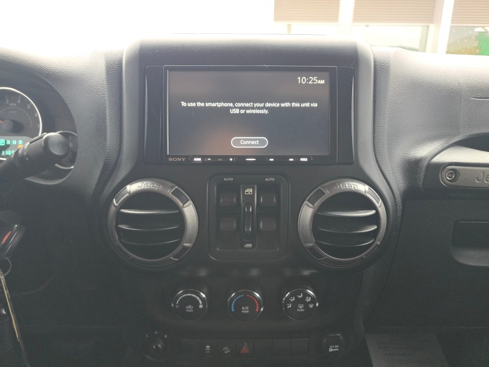 Thumbnail: 2012 Jeep Wrangler - 12