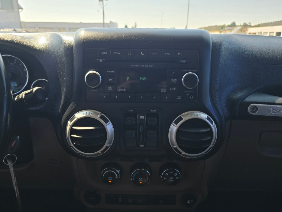 Thumbnail: 2017 Jeep Wrangler - 12