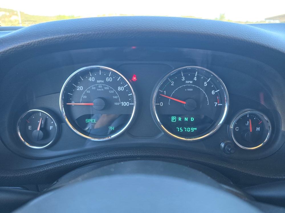 Thumbnail: 2015 Jeep Wrangler - 15
