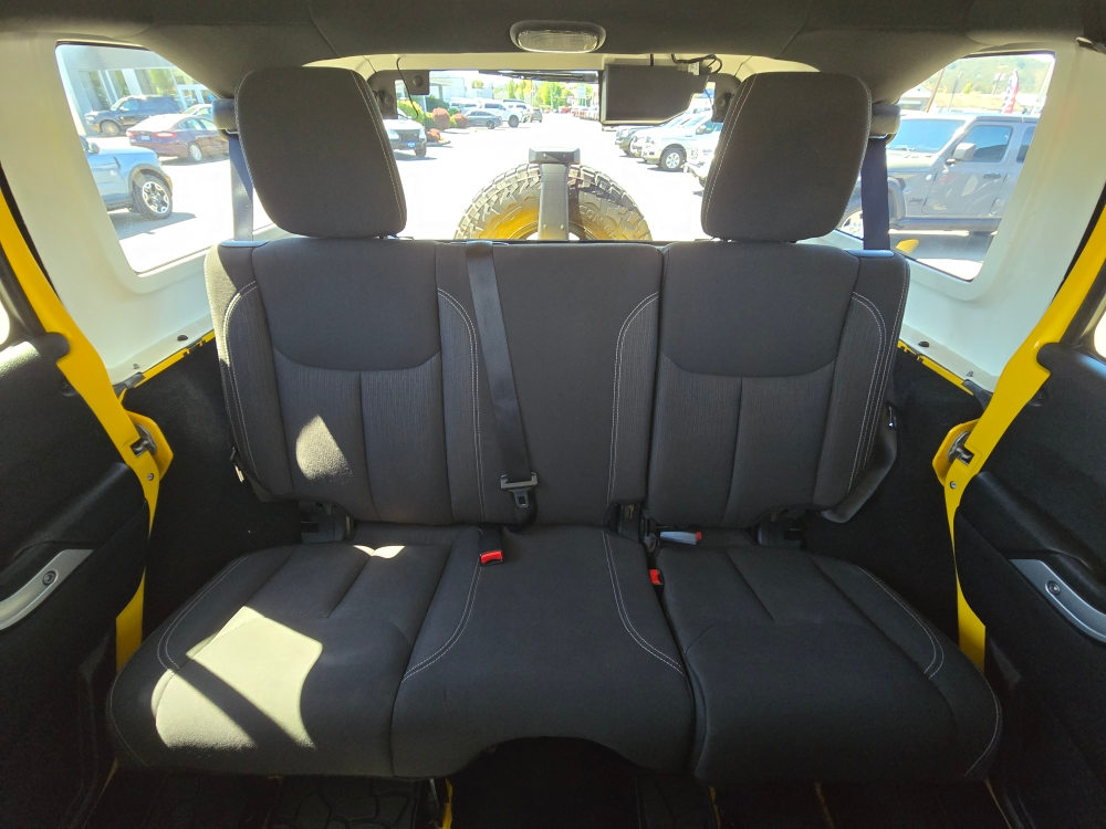 Thumbnail: 2015 Jeep Wrangler - 9