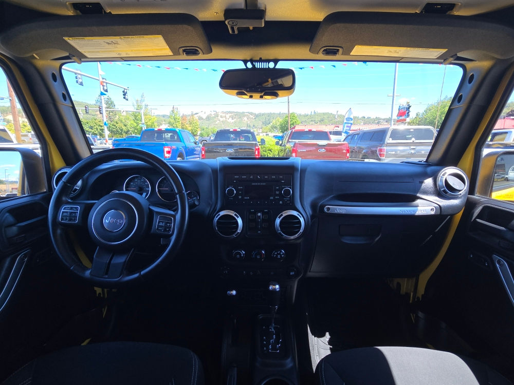 Thumbnail: 2015 Jeep Wrangler - 12