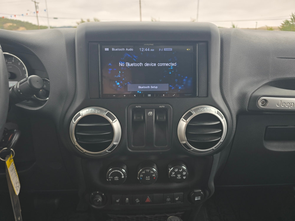 Thumbnail: 2015 Jeep Wrangler - 10