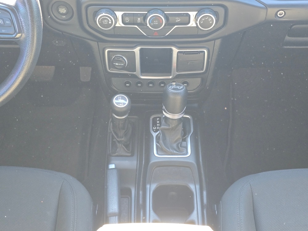 Thumbnail: 2018 Jeep Wrangler - 13