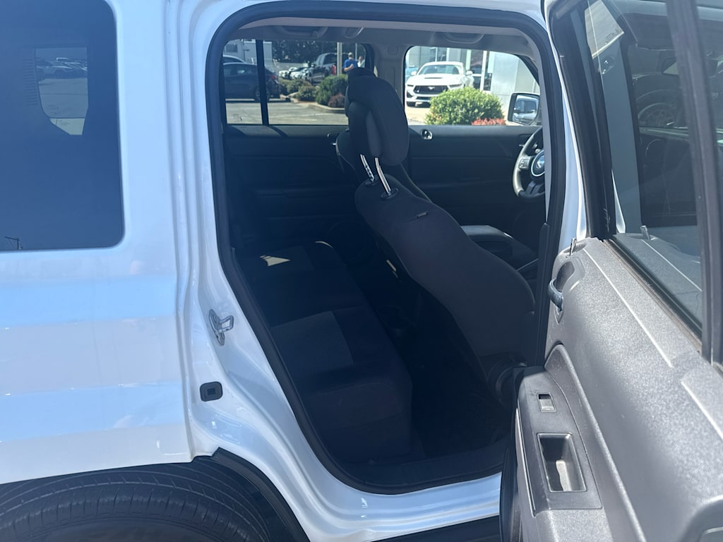 Thumbnail: 2016 Jeep Patriot - 6