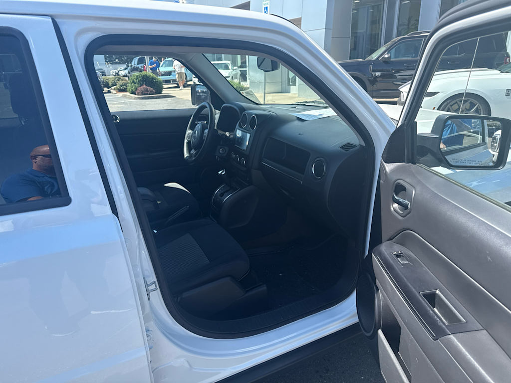 Thumbnail: 2016 Jeep Patriot - 10