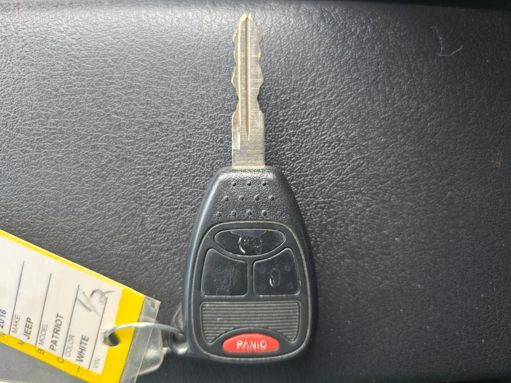 Thumbnail: 2016 Jeep Patriot - 16