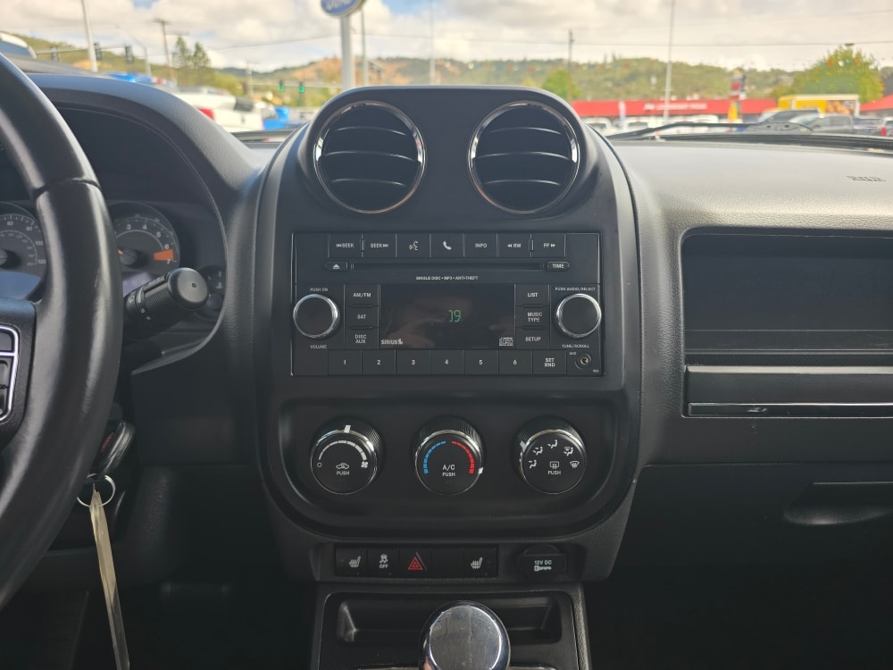 Thumbnail: 2016 Jeep Patriot - 13
