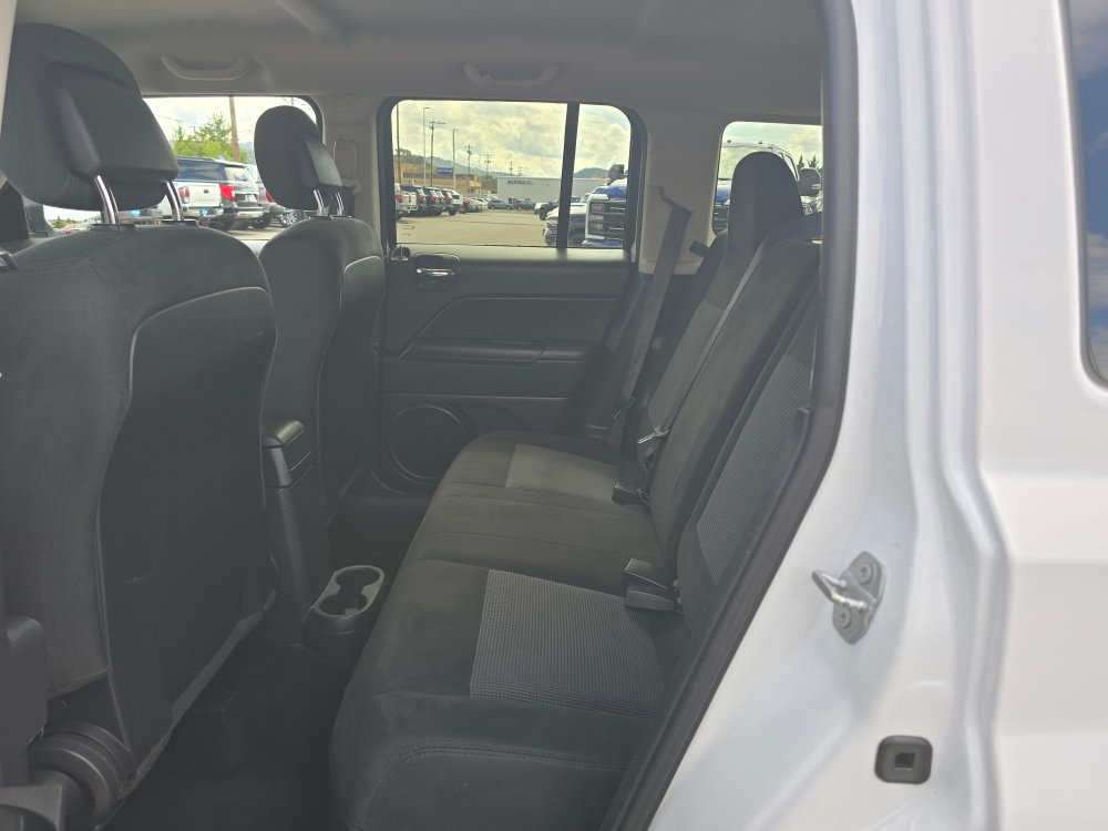 Thumbnail: 2016 Jeep Patriot - 10