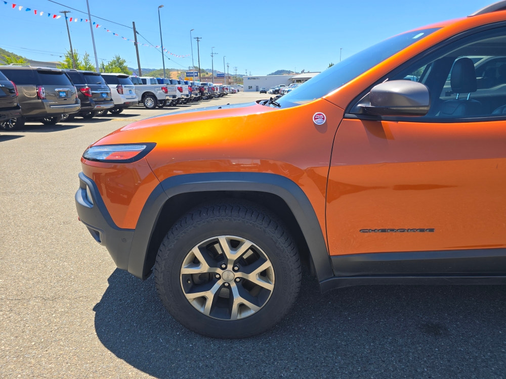 Thumbnail: 2015 Jeep Cherokee - 20