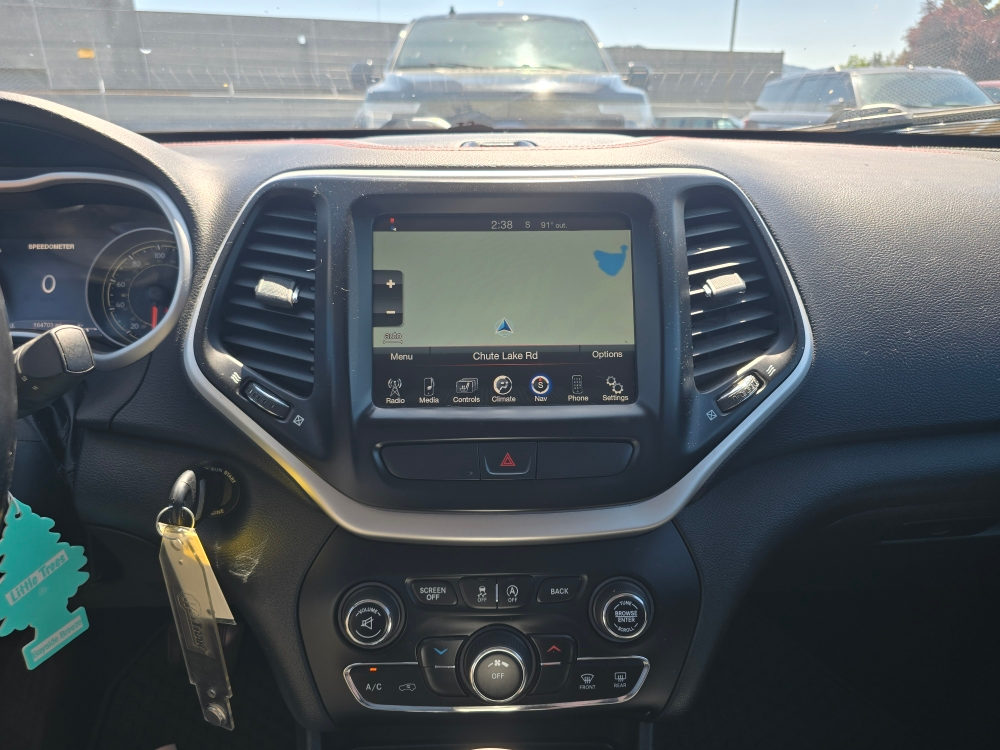 Thumbnail: 2015 Jeep Cherokee - 12