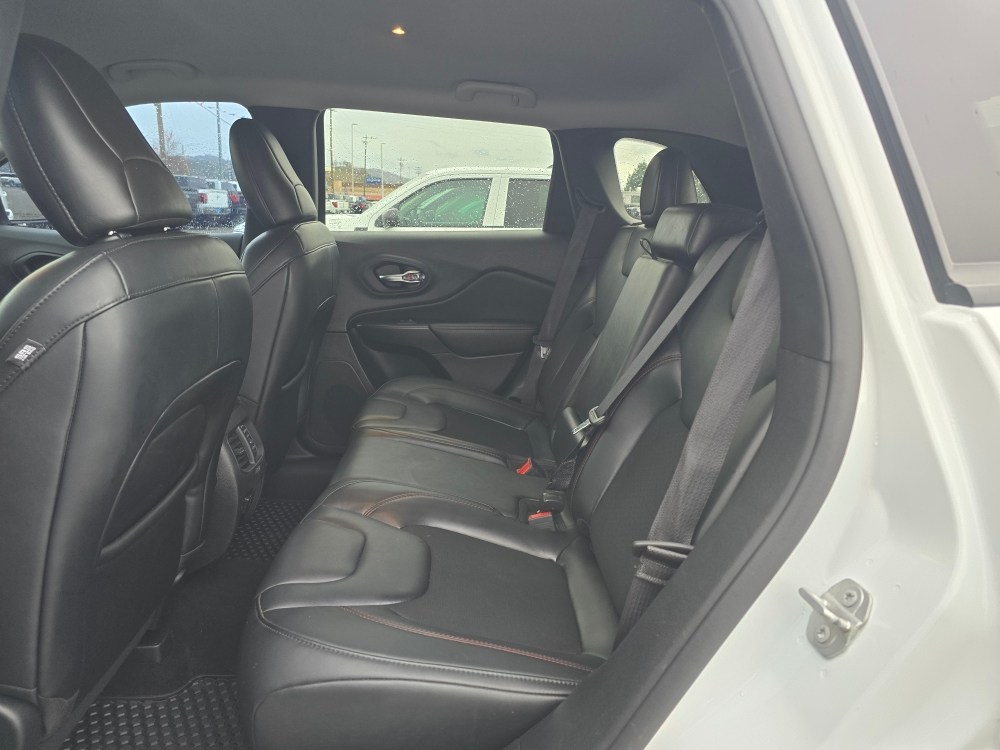 Thumbnail: 2021 Jeep Cherokee - 11