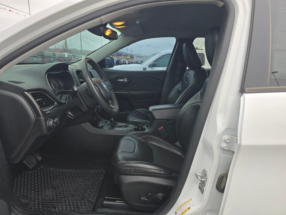 Thumbnail: 2021 Jeep Cherokee - 9