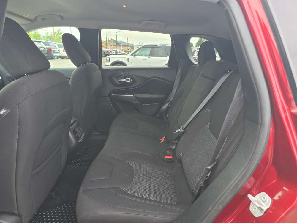 Thumbnail: 2019 Jeep Cherokee - 9