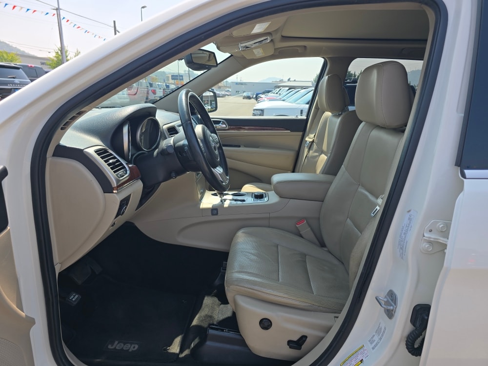 Thumbnail: 2012 Jeep Grand Cherokee - 8