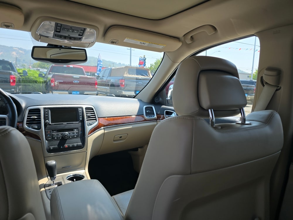 Thumbnail: 2012 Jeep Grand Cherokee - 9