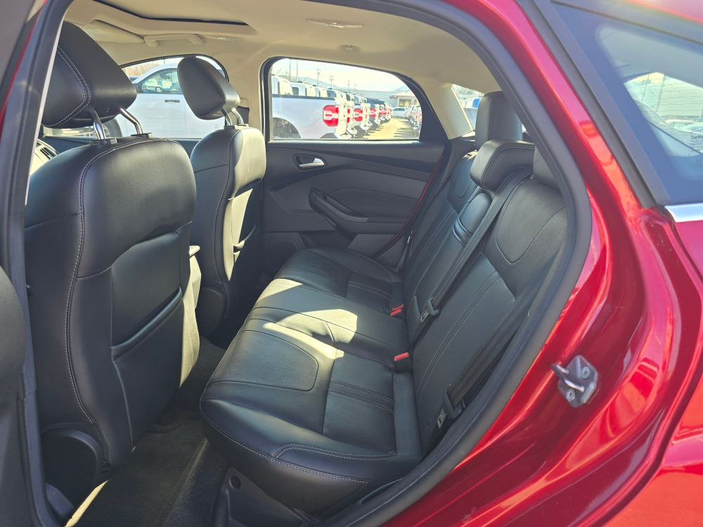 Thumbnail: 2012 Ford Focus - 9