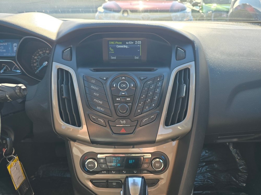 Thumbnail: 2012 Ford Focus - 12